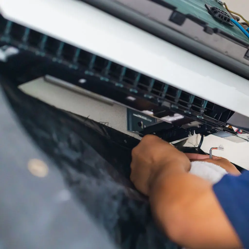 حل مشكلة تسريب ماء المكيف وتسليك الصرف – الرياض