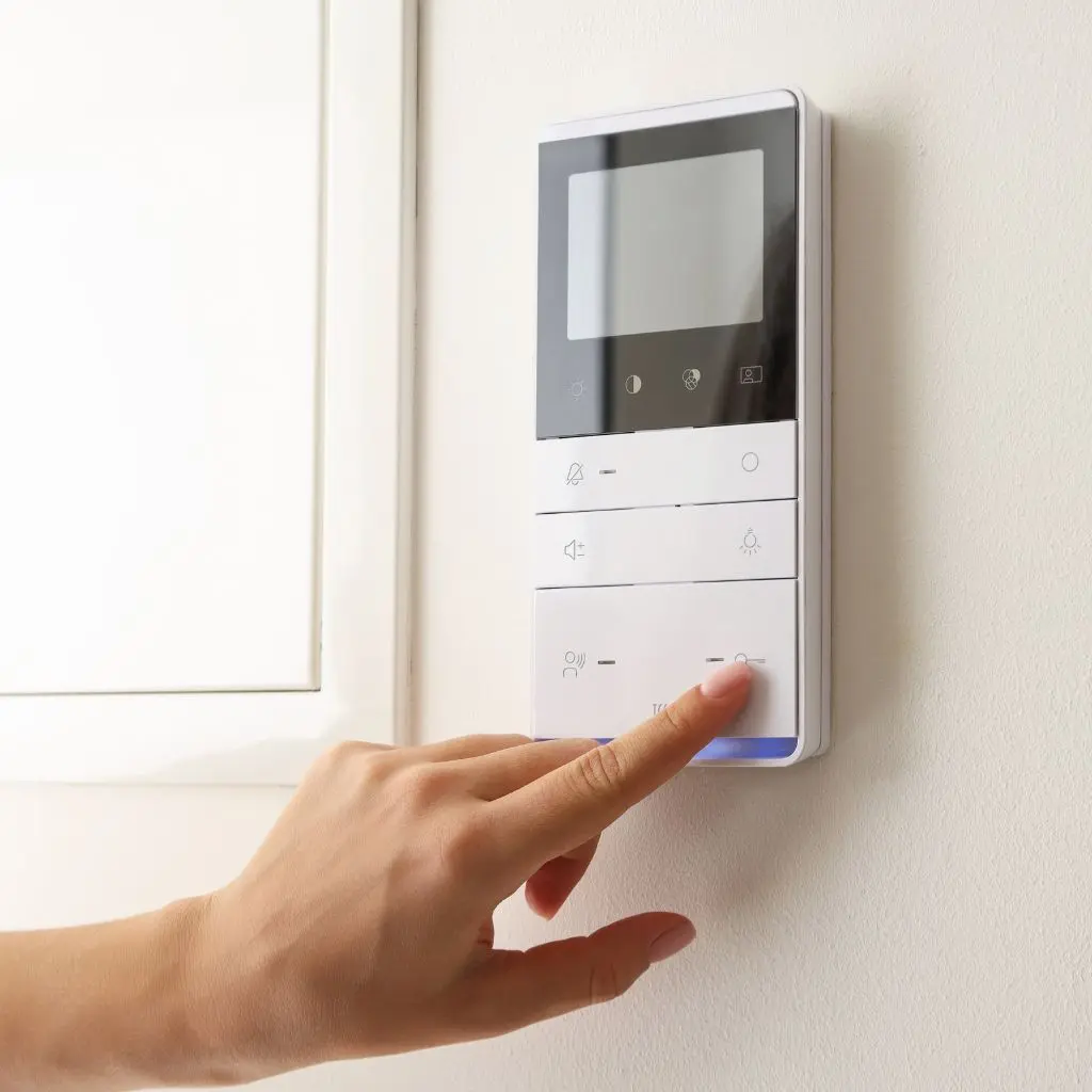 Smart Thermostat Installation (Nest/Ecobee) – Riyadh